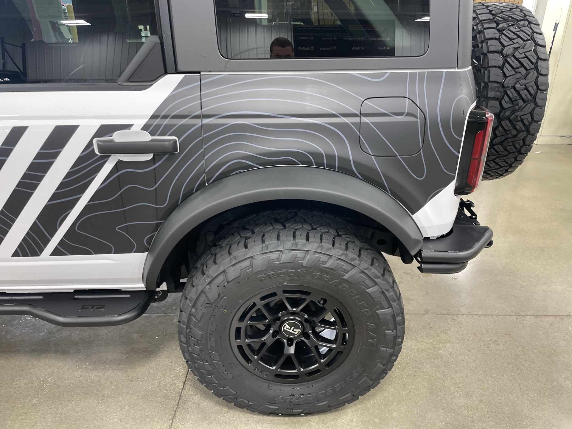 Vehicle Image 9