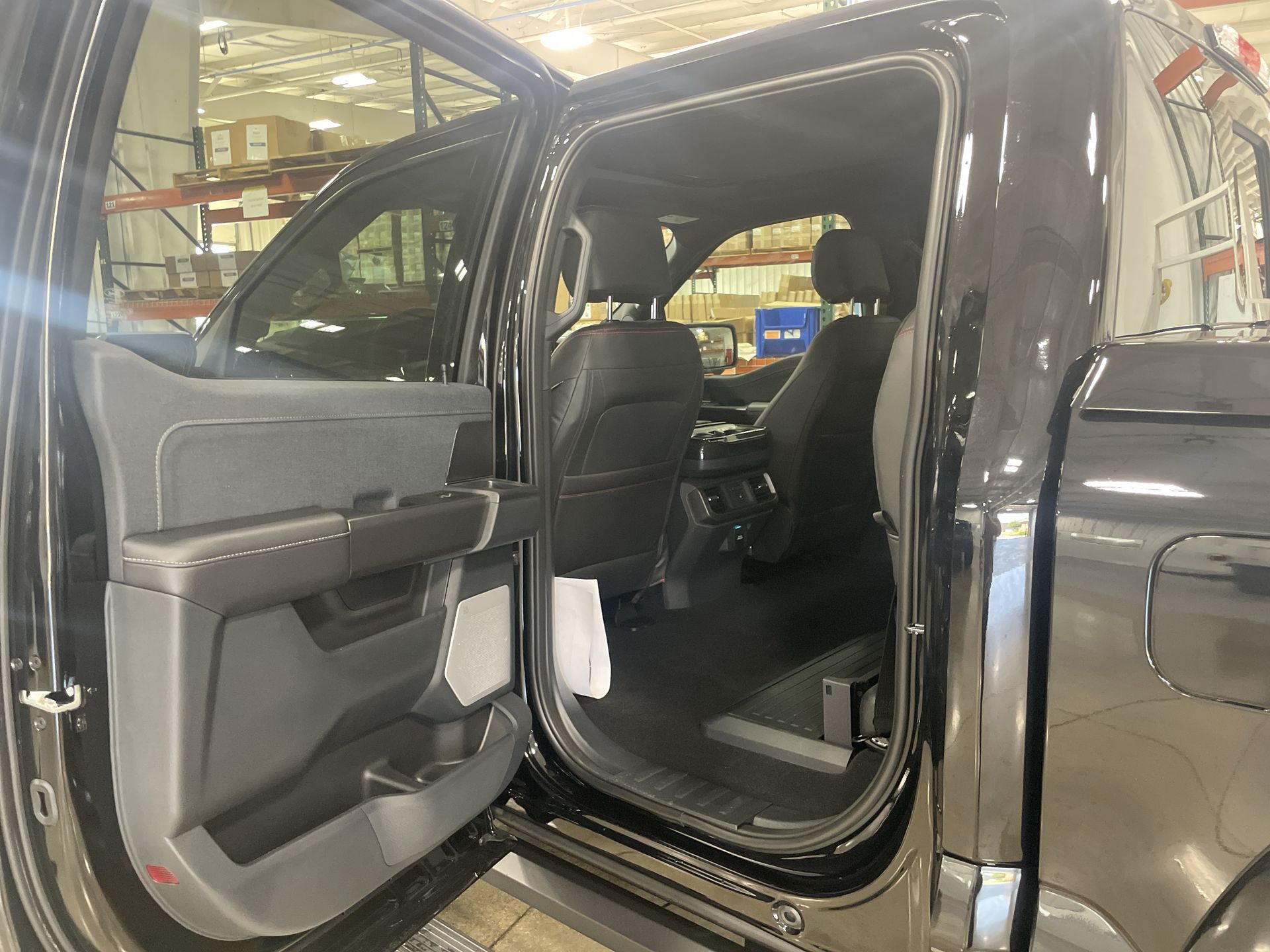 Vehicle Image 9
