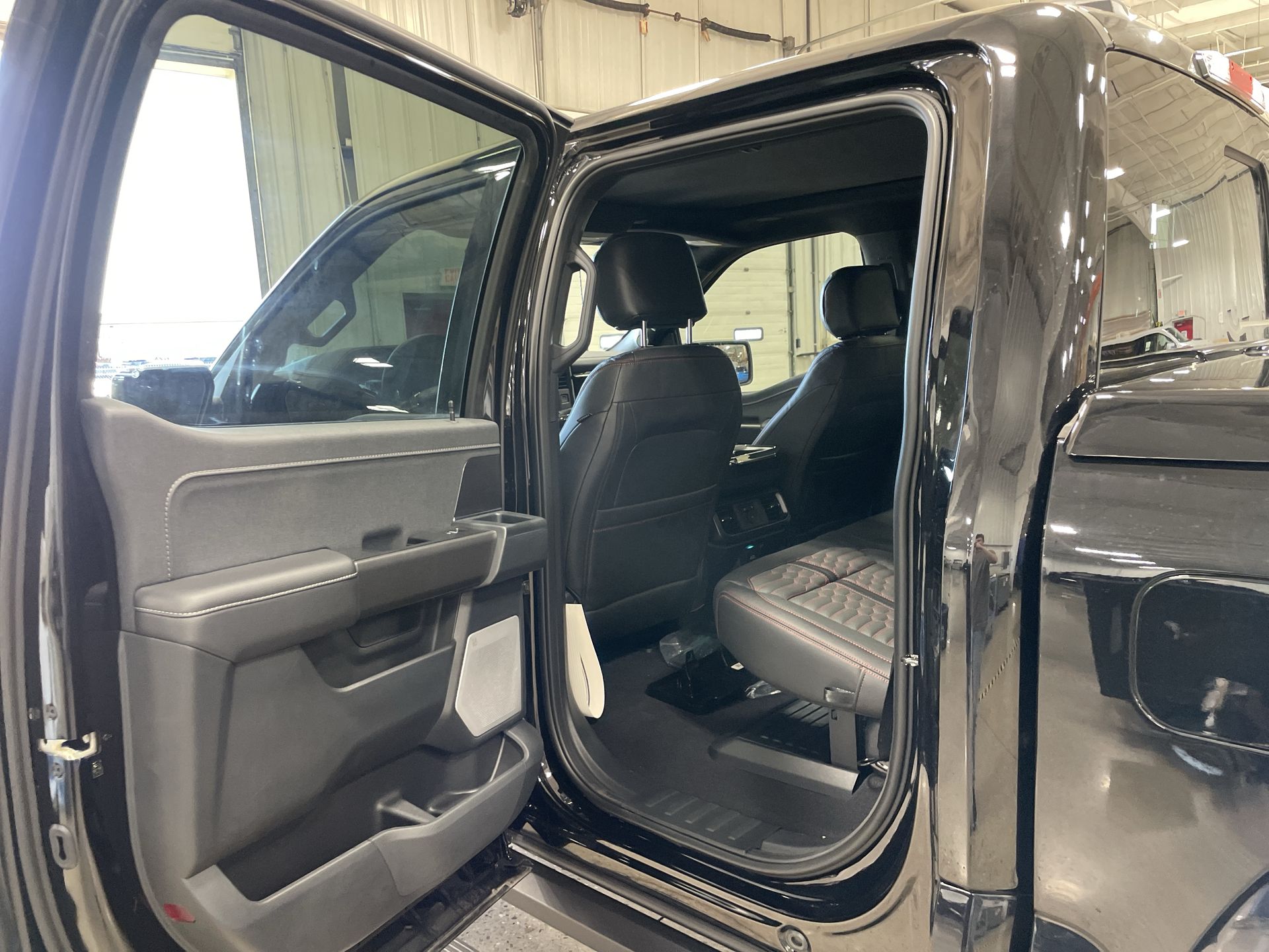 Vehicle Image 9