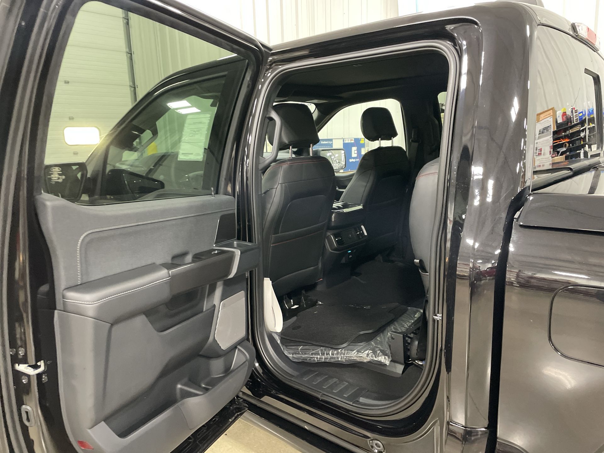 Vehicle Image 9