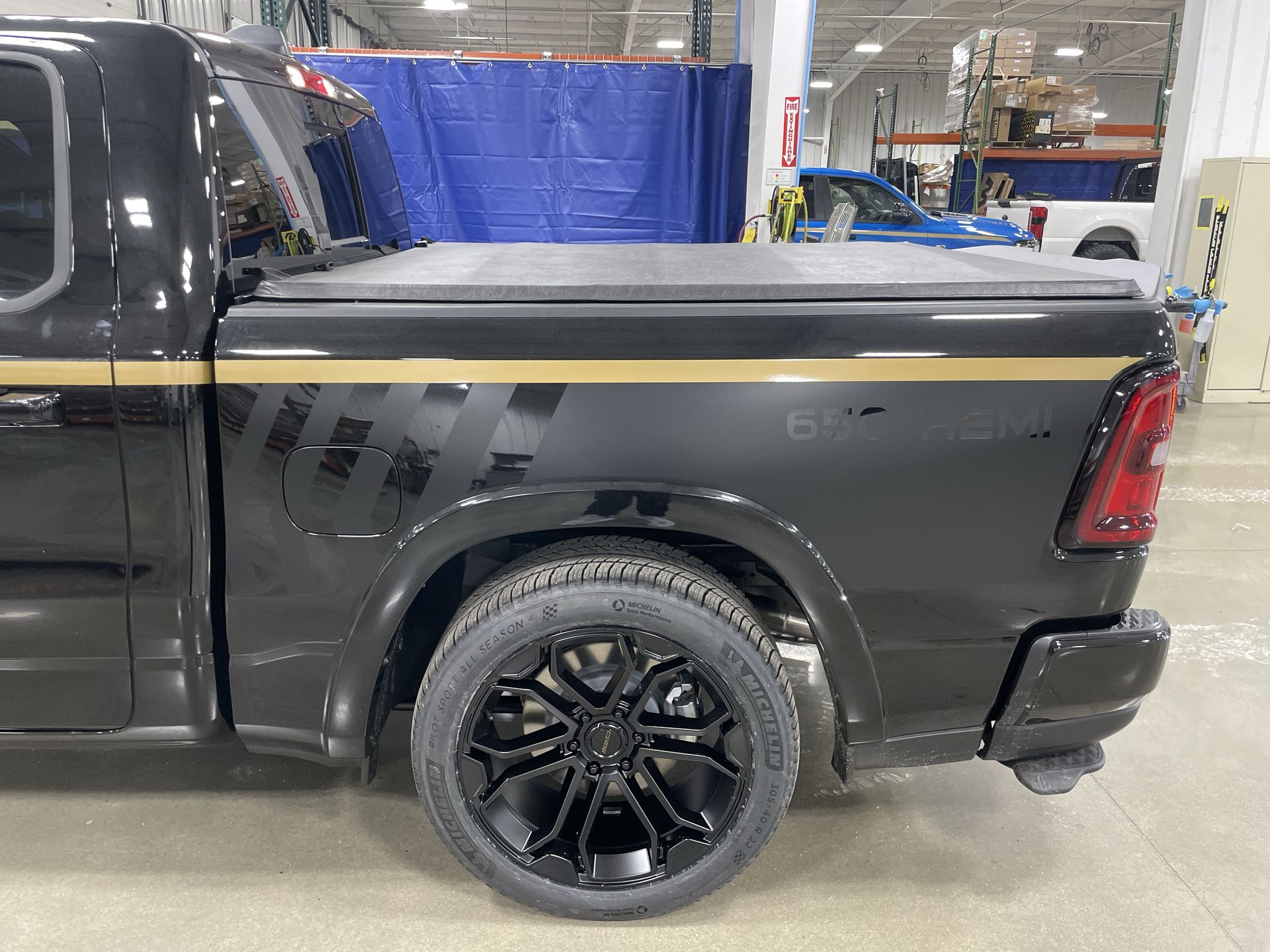 Vehicle Image 9