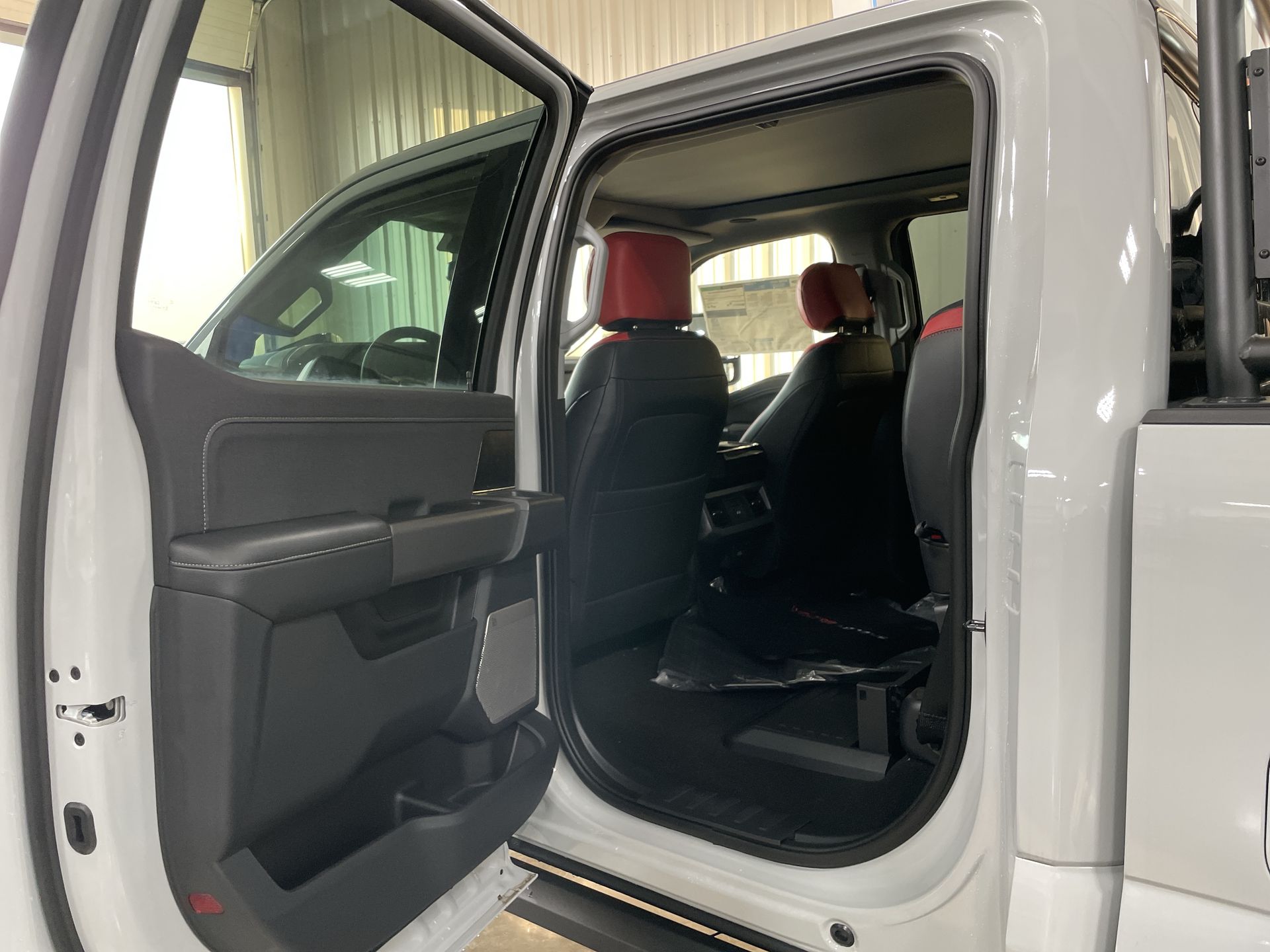 Vehicle Image 9