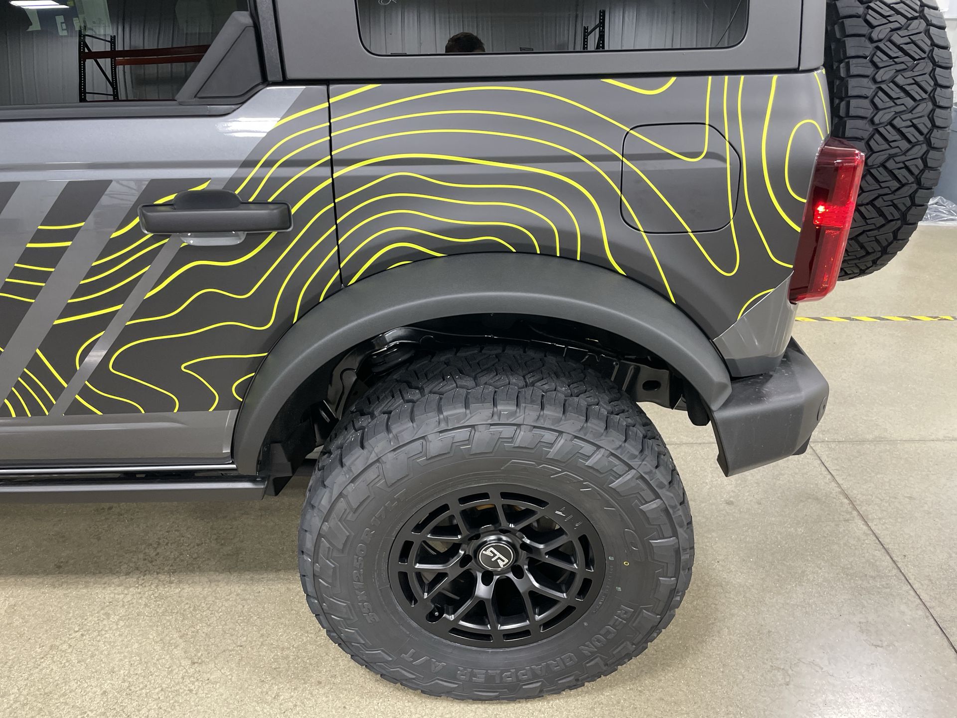 Vehicle Image 9
